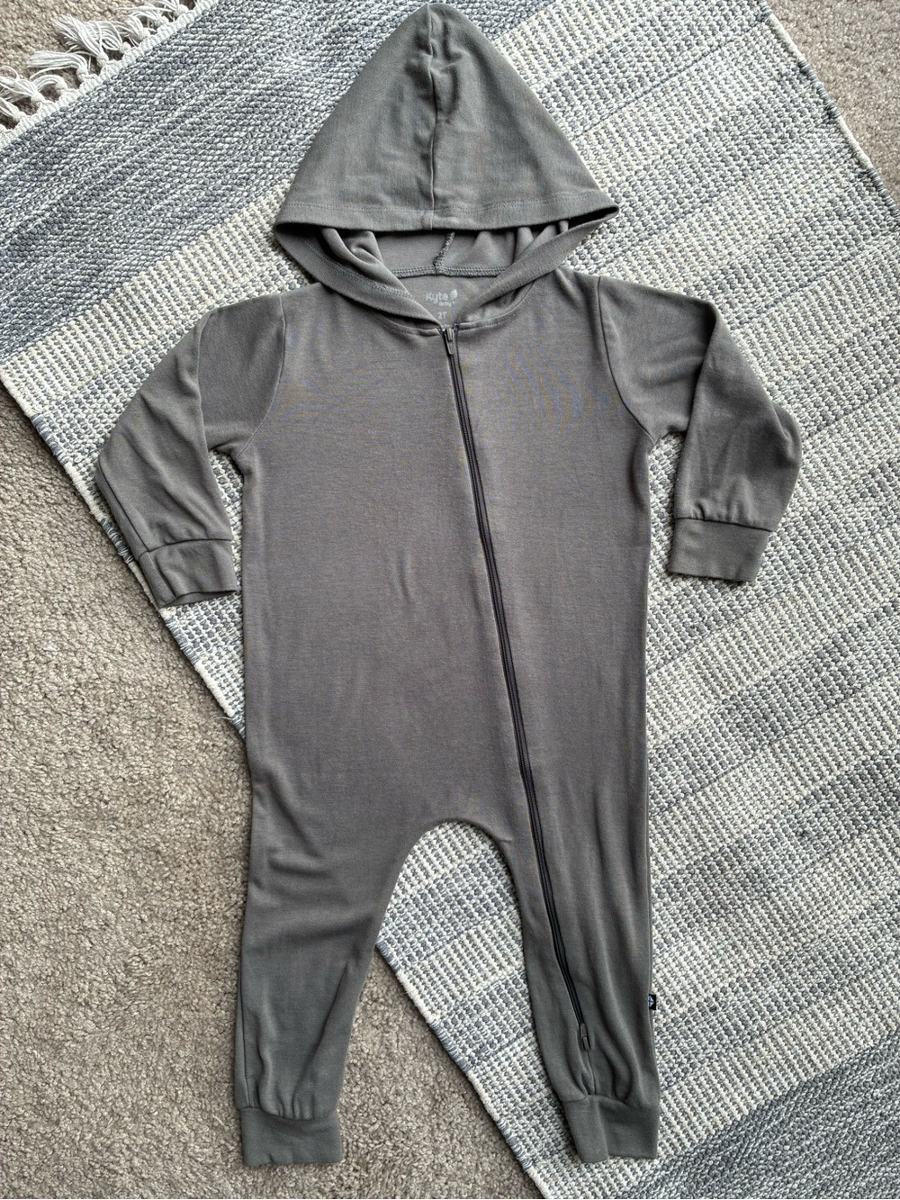 Kyte Bamboo Jersey Hooded Zip Romper in Charcoal